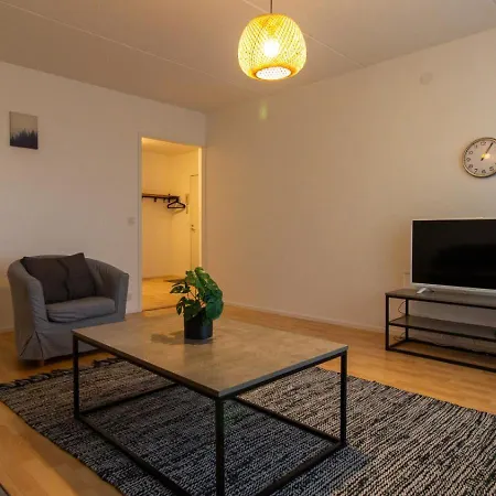 아파트 Spacious For 4 *