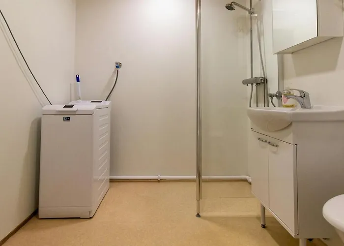 Spacious For 4 شقة *